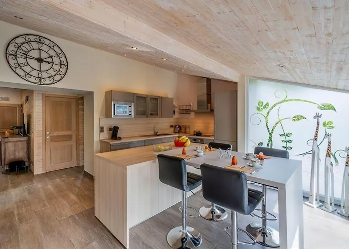 Bel'air Avec De Nage Exterieur Holiday home Marchin